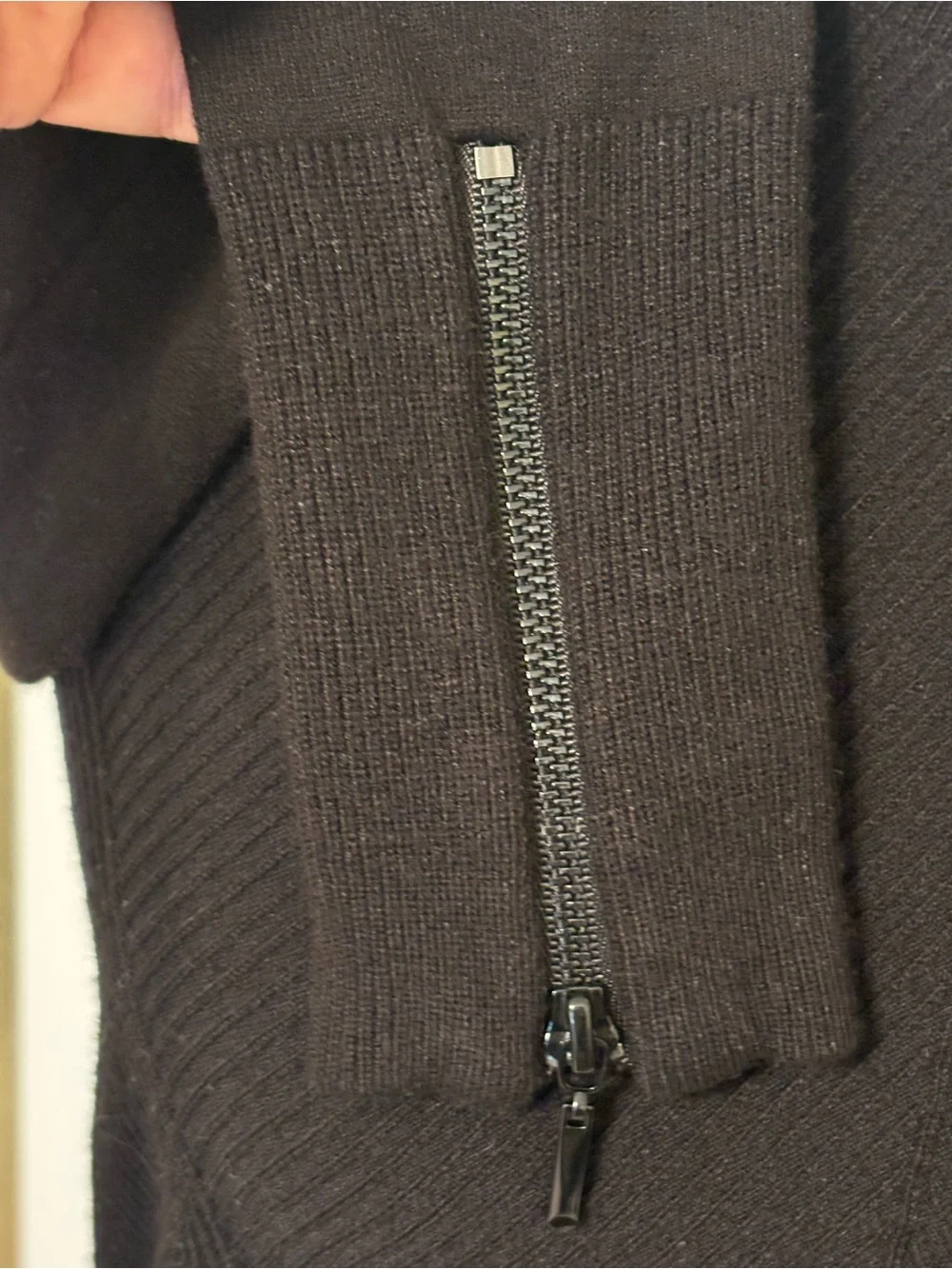WHITE HOUSE BLACK MARKET Black Turtleneck Sweater Size Small